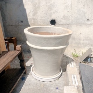 大きいセトモノ植木鉢！