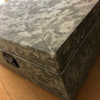 アンティーク ブリキケースの画像