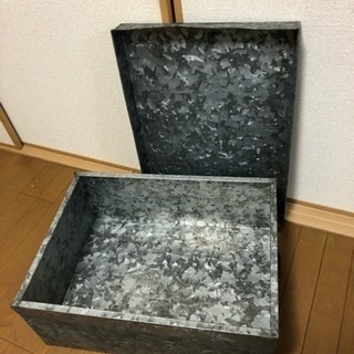 アンティーク ブリキケースの画像