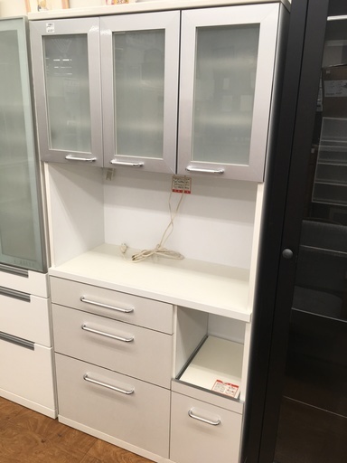 三枚扉食器棚　ﾖｺﾞﾚ有