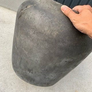 大きな壺⁇ 睡蓮鉢⁇ 骨董品の画像