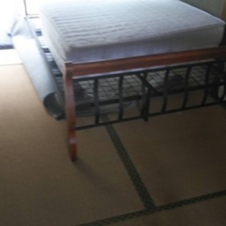 セミダブルベッド