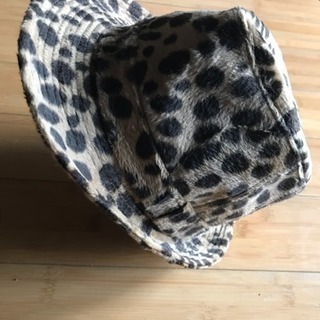 秋冬    レディース  帽子    ブラック&豹柄の画像