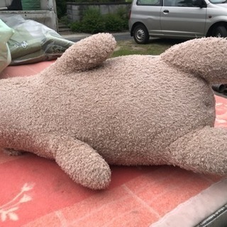 くまのぬいぐるみ型 抱き枕の画像