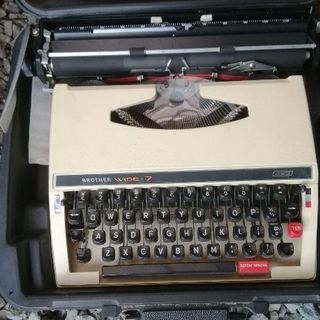 タイプライター　ブラザー　ワイド7　423の画像