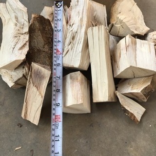 乾燥薪    キャンプや薪ストーブ等に