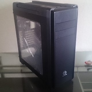 パソコンケース　Versa C21 RGB Thermaltake