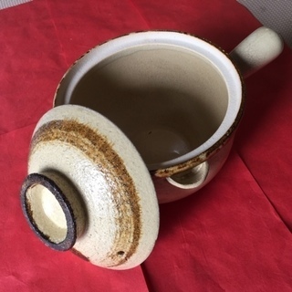 【引越の為に整理してます】大きな急須風デザインの土鍋の画像