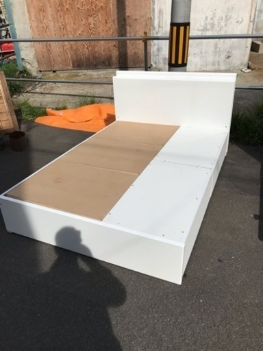 ダブルベッド ホワイト 引き出し付き フレームのみ