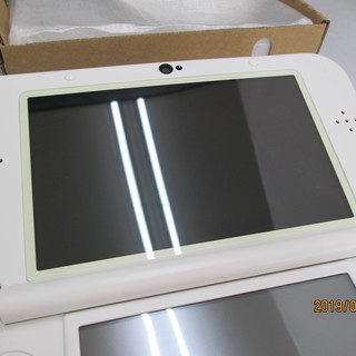 任天堂　3DSLL　パールホワイト　　RED-001の画像