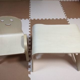 キコリのテーブル、小イスセットの画像