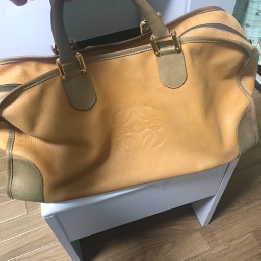 LOEWE ロエベ レザーボストンバッグです
