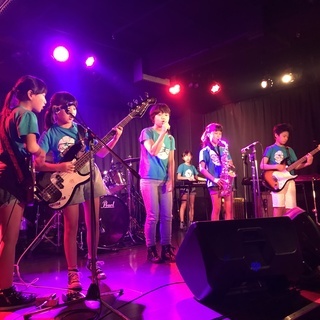 ギターやドラムの体験してみませんか