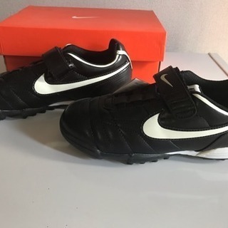 NIKE サッカーシューズ 子供用の画像