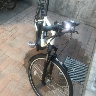 スポーツタイプ電動自転車YAMAHAパスブレース2013年型白の画像