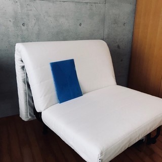 ［譲ります］IKEA　LYCSELEシングルソファーベッド［訳あ...