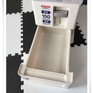 ほぼ未使用　アスベル　軽量米びつ　12kg の画像