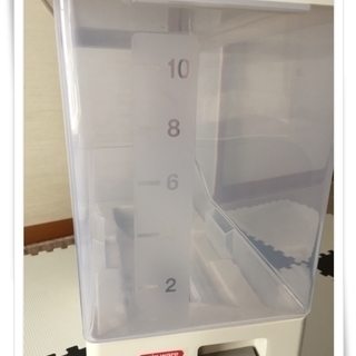 ほぼ未使用　アスベル　軽量米びつ　12kg の画像