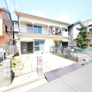 駐車場一台付きの和貸家！静かな環境でゆっくりお住まい頂けます。
