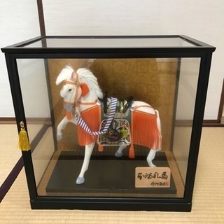 ガラスケース入り  馬