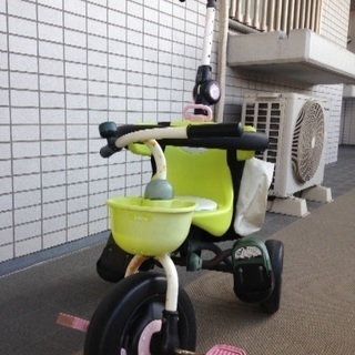 手押し三輪車の画像