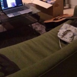 美品3人掛けソファー緑安く販売しております！ソファのみの画像