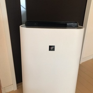 シャープ プラズマクラスター搭載 KC-E50-W 値下げの画像