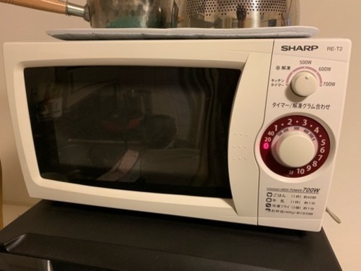 取引中 (5/23まで) 美品 シャープ 電子レンジ 東日本 50Hz専用 20L RE-T2-W5 ホワイト