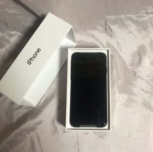 新品未使用 ドコモ iPhone7 32GB ブラック【代理出品】