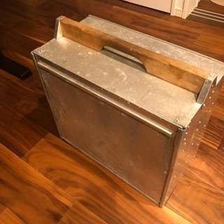 こちらの商品は「中古品」です。 新品とは異なり、通常使用に伴う小傷などが見られることを予めご承知おきくださいませ。 新品同様のお品をお探しの方や神経質な方は、入札をご遠慮くださいますようお願いいたします。  個々の傷・汚れにつきましては、画像を参考にご判断いただき、不明点がございましたら入札前に遠慮なくご質問くださいませ。 なお、画像はスマホの小さな画面ではなくパソコンの大きな画面でご確認いただきますようお願い申し上げます。の画像