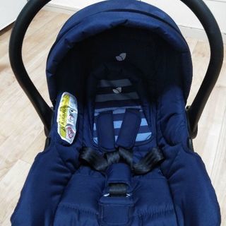 ベビーシート Juva チャイルドシートとi-Base（ISOFIX）ベースの２点セット