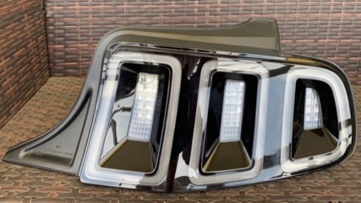 2010-14yマスタング LEDテールランプ 右側