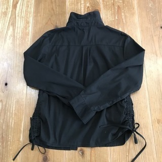 黒シャツ M