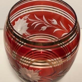 ボヘミアングラスの花瓶の画像