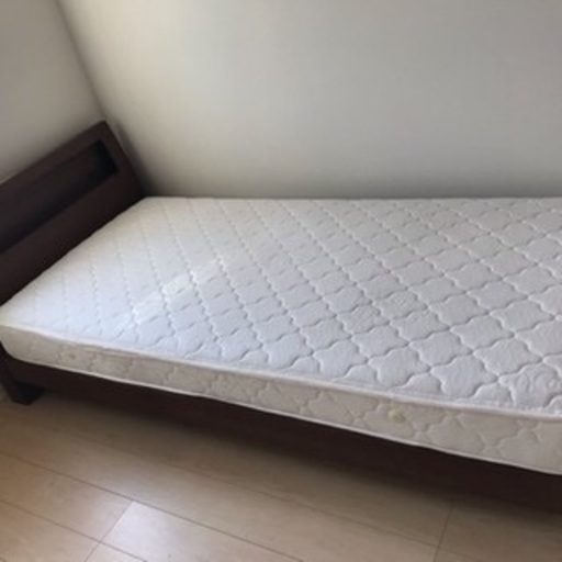 シングルベッド