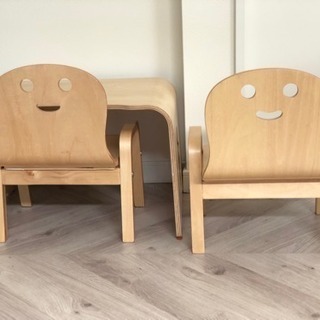 バラ売り可 キコリのイス2脚とテーブルの画像