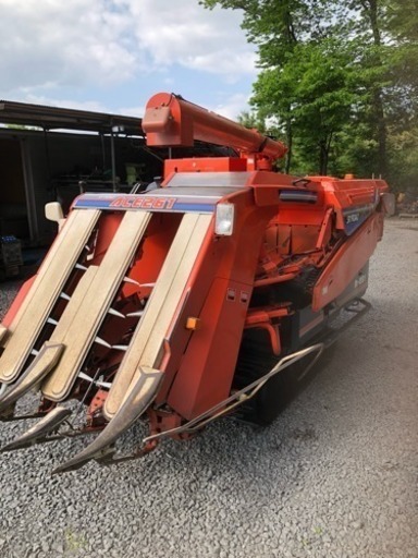 中古コンバイン クボR1-261 3条刈り(ディーゼル、セル付き)