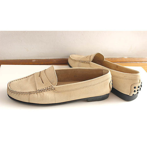 トッズ　ＴＯＤＳ　シューズ　ドライビングシューズ　生成り色　２３ｃｍ
