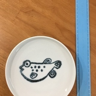 お魚の絵柄のお皿  ７枚セットの画像