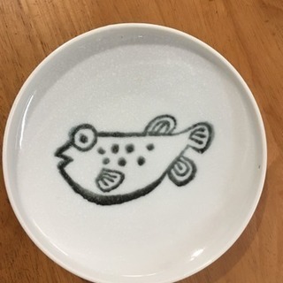 お魚の絵柄のお皿  ７枚セットの画像