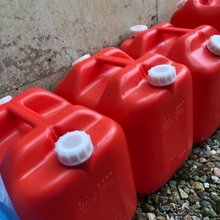 灯油ポリタンクの画像