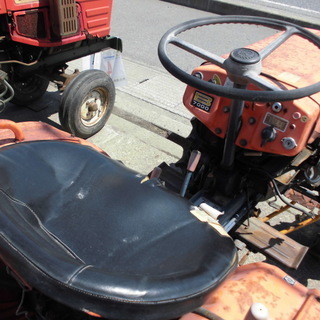 クボタ　トラクター　B7000の画像