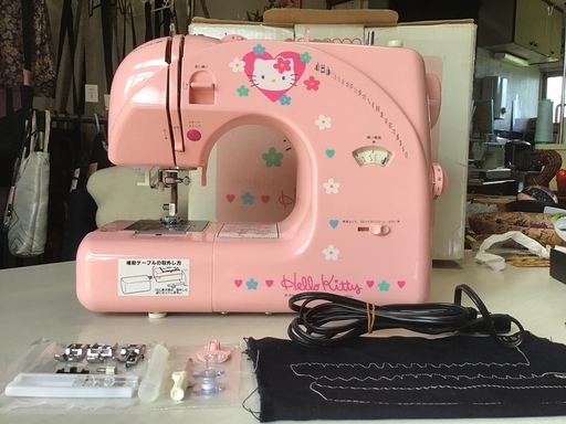 キティちゃんのコンパクトミシン