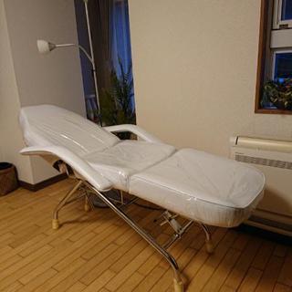 エステベッド 新品に近いです。