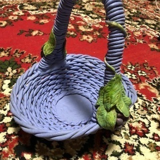 値下げ、紙粘土で作ったカゴの画像