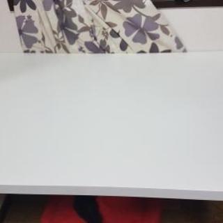 テーブル　IKEAの画像