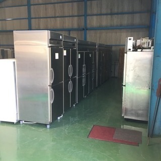 ☆機械、自動車好きな方必見☆業務用冷蔵庫の清掃整備、撮影☆