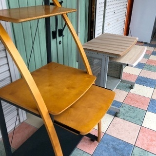 デスク、机、作業台の画像