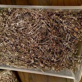 0円 無料 安全ピン 大小 たくさん有の画像