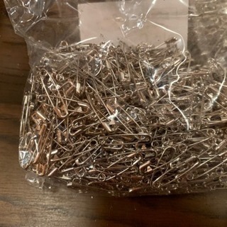 0円 無料 安全ピン 大小 たくさん有の画像